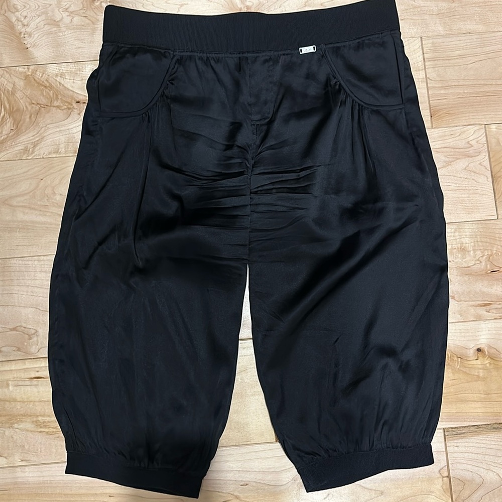 Marciano satin black relaxed fit capri pants. Size S